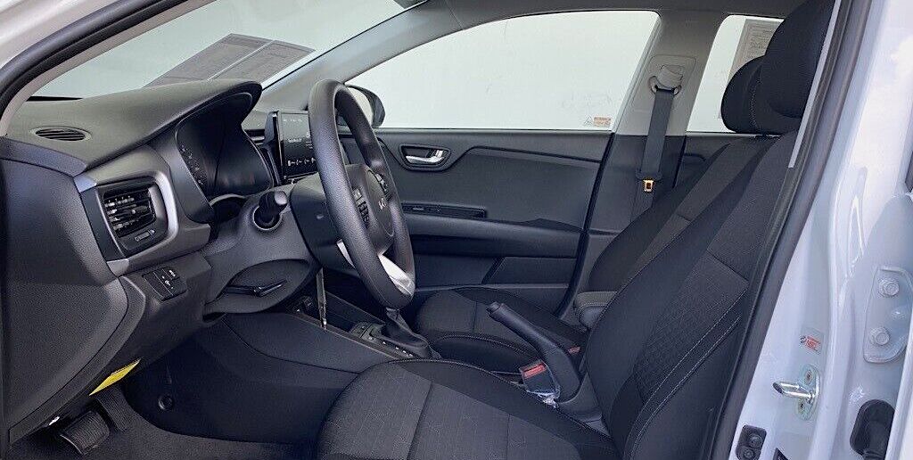 2023 Kia Rio interior