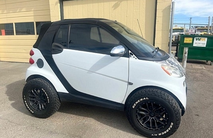 Lifted Smart Fortwo - right side - featured