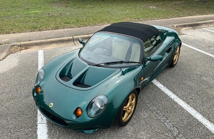 1997 Lotus_ Elise S1 - British Racing Green - left front profile high - featured