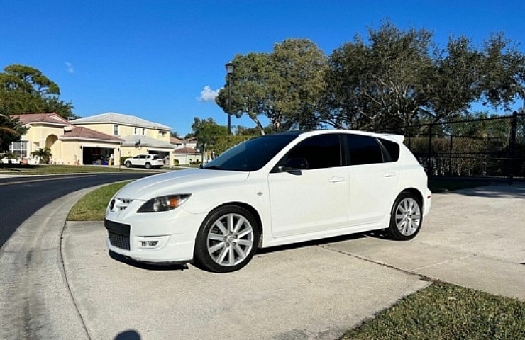 2008 Mazdaspeed3 - left front profile - featured