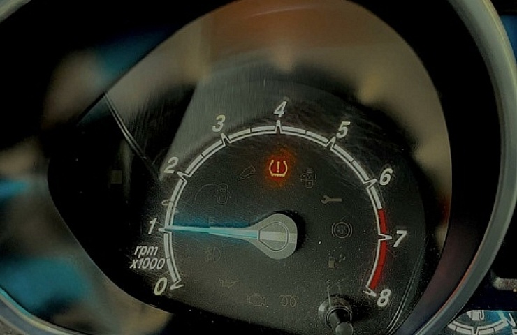 Tire pressure warning light