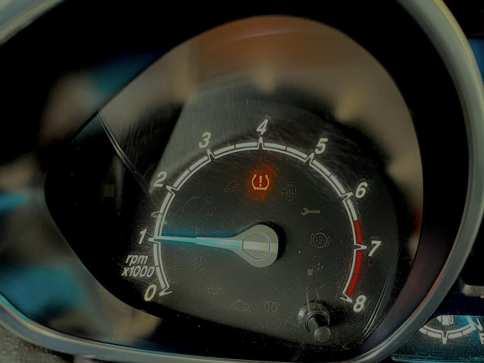 Tire pressure warning light