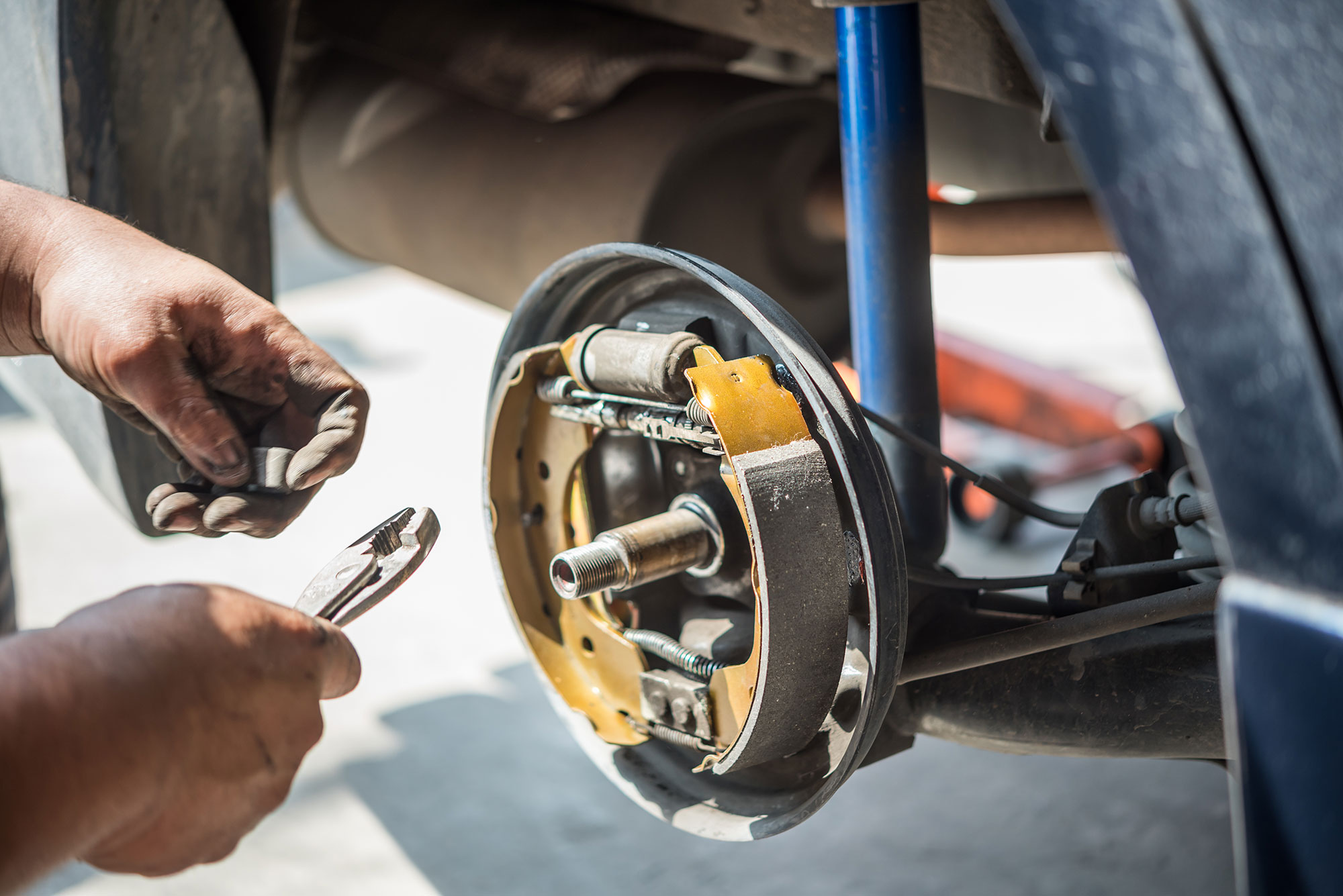 How to change the brake shoes on your car's rear drum brakes