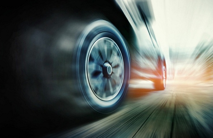 Speeding tire