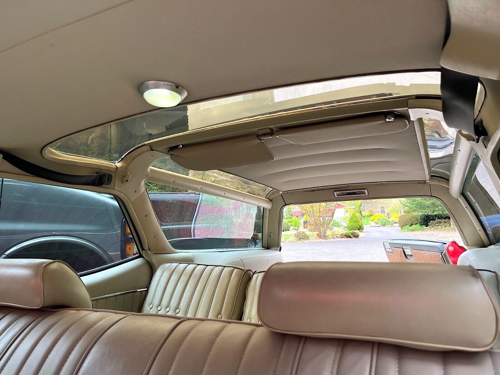 1972 Oldsmobile Vista Cruiser - interior with roof glass and front facing third row seat