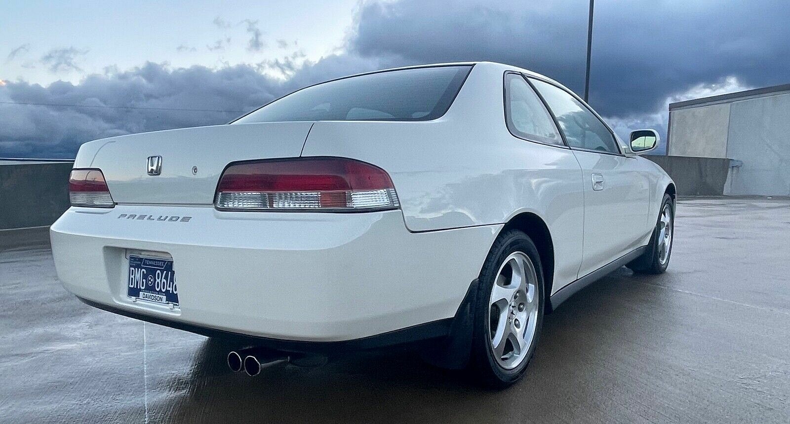 2001 Honda Prelude -right rear profile - low