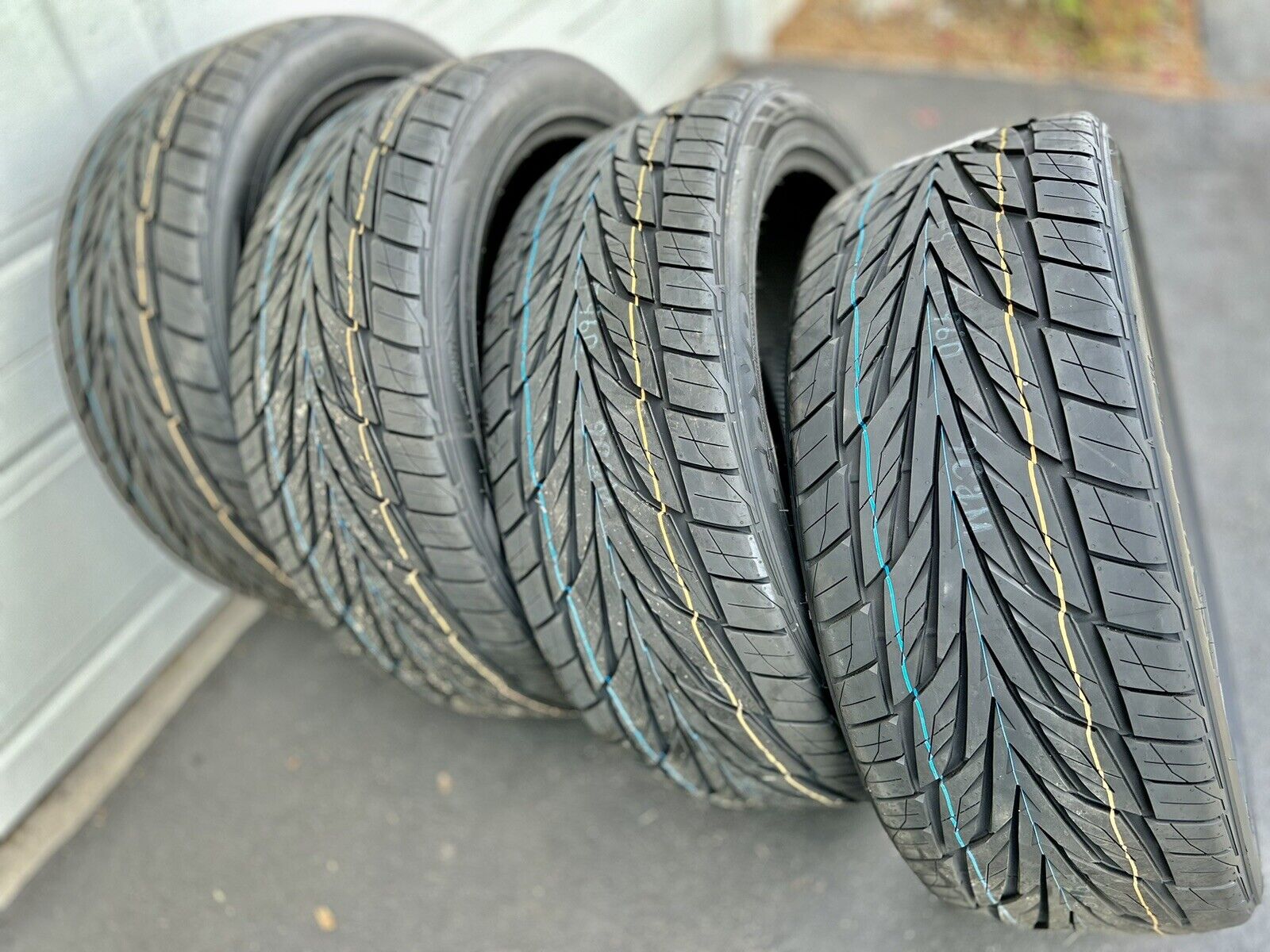 Directional Toyo Proxes ST III tire tread