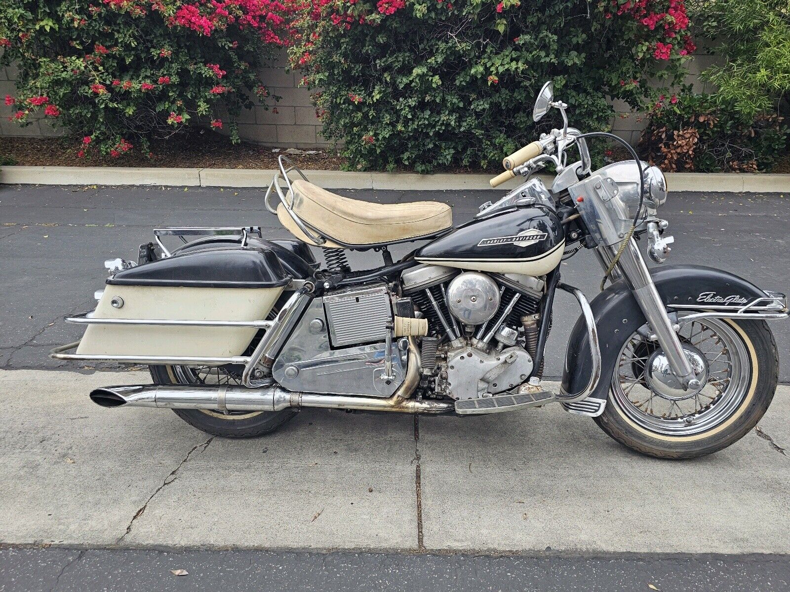 A Nearly Untouched '65 Harley Electra Glide Touring -  Motors Blog