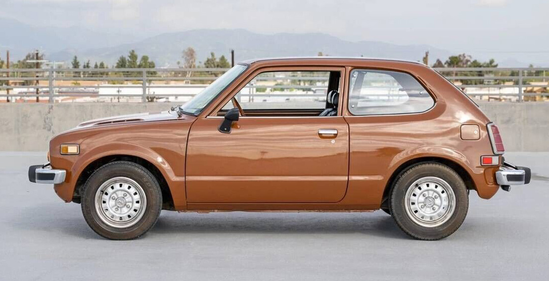 1974 Honda Civic side