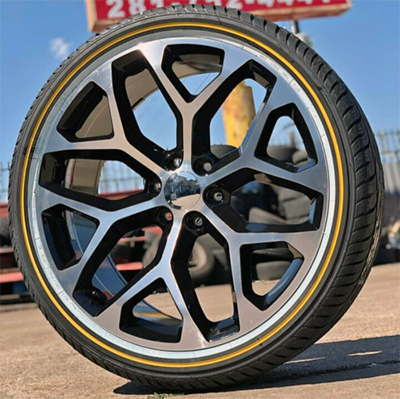 Snowflake-pattern wheel with 22-inch Vogue tire