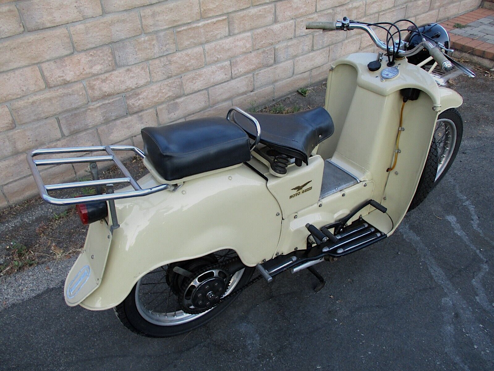 Moto guzzi scooter store