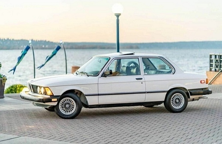 1983 BMW 320i - left side