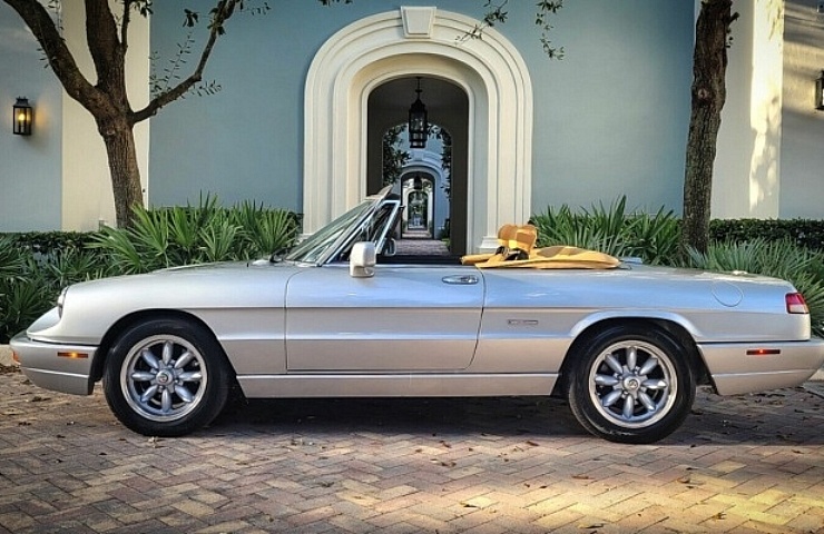 1991 Alfa Romeo Spider left side - featured