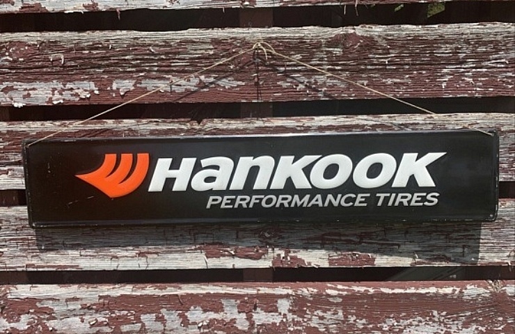 Hankook tires sign - featured