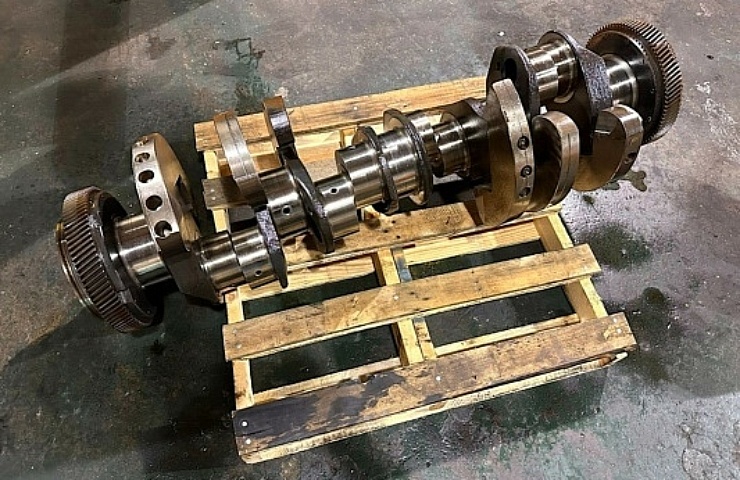 Caterpillar diesel engine crankshaft