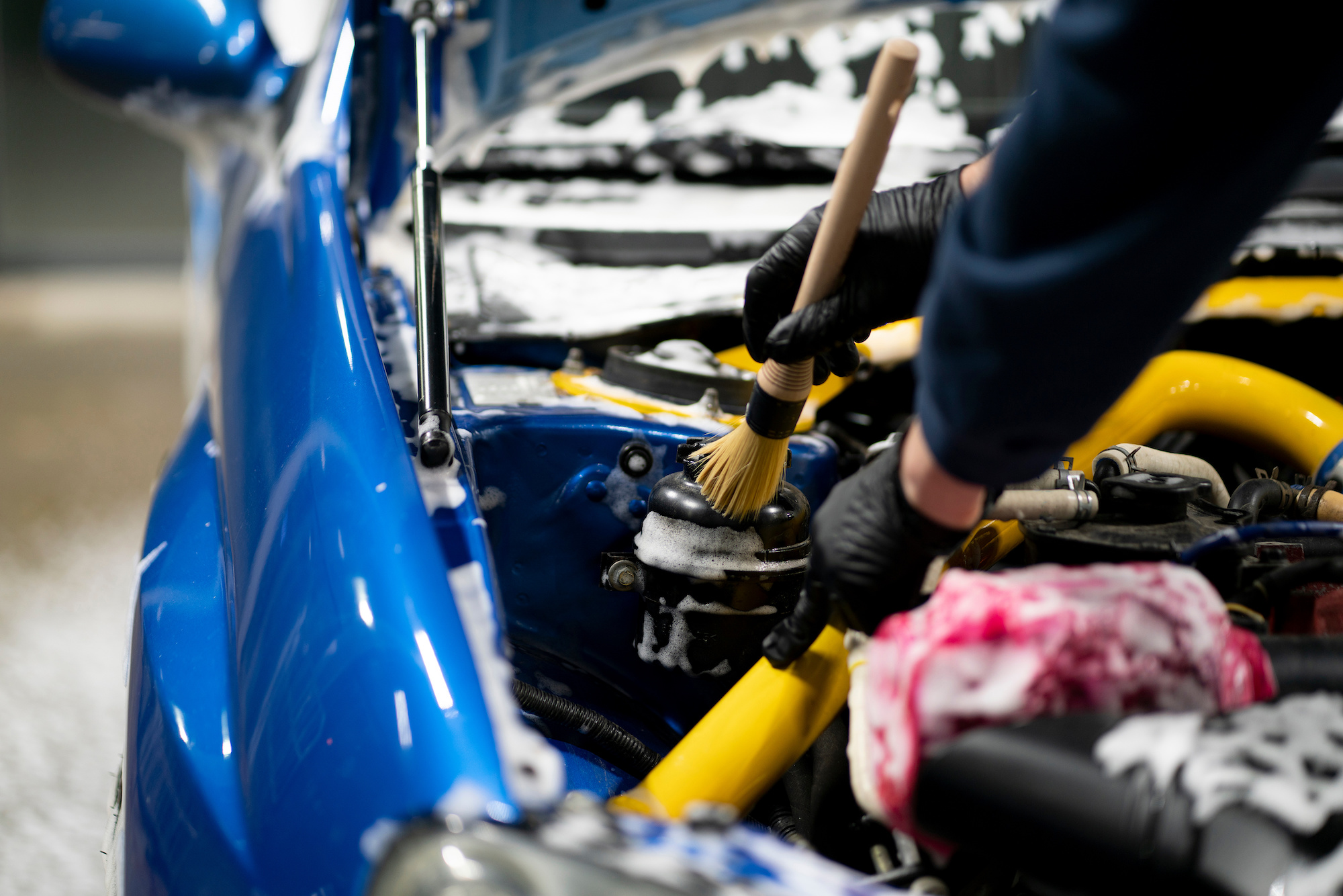 how to clean a car engine bay uk