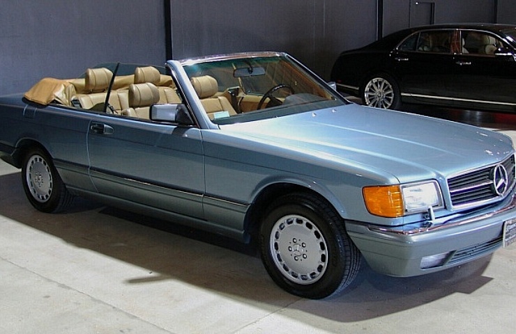 Mercedes-Benz 560_ SEC Straman Convertible - right front profile