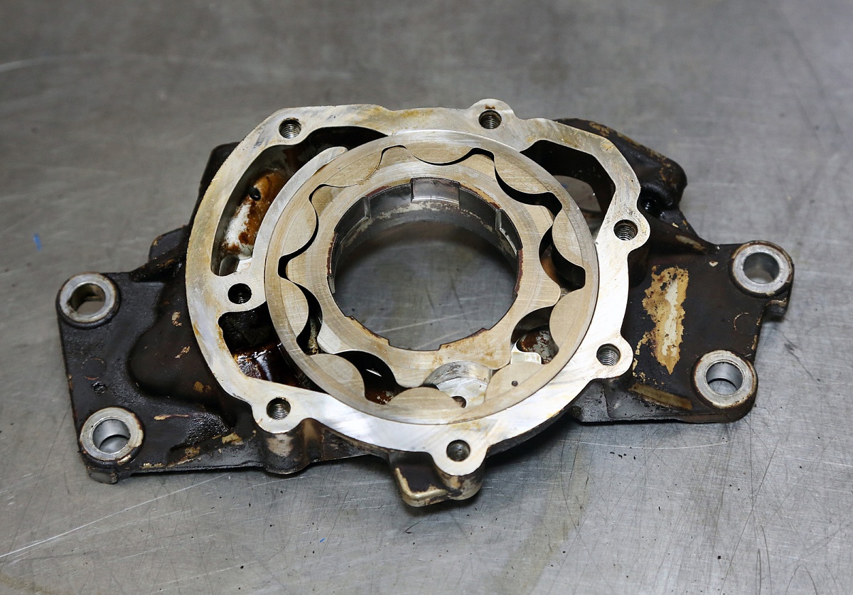 What Does the Dashboard Oil Light Mean? eBay Motors Blog