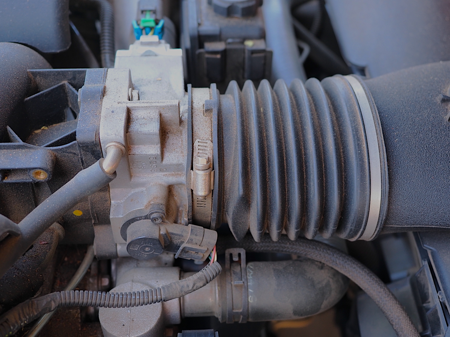 The 7 Signs That Could Mean Your Throttle Body Needs Cleaning - BreakerLink  Blog