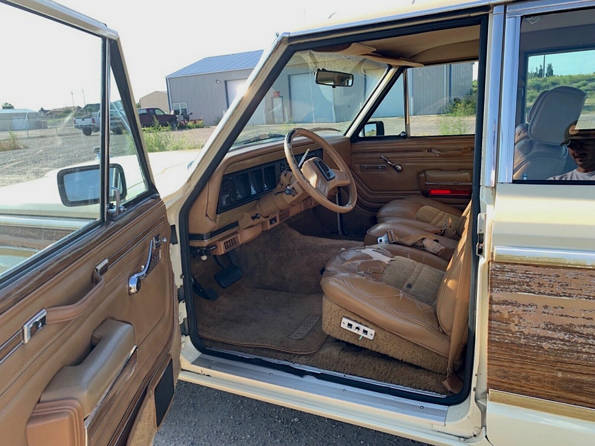 1986 Jeep Grand Wagoneer Shines in Faded Wood-Paneled Glory - eBay