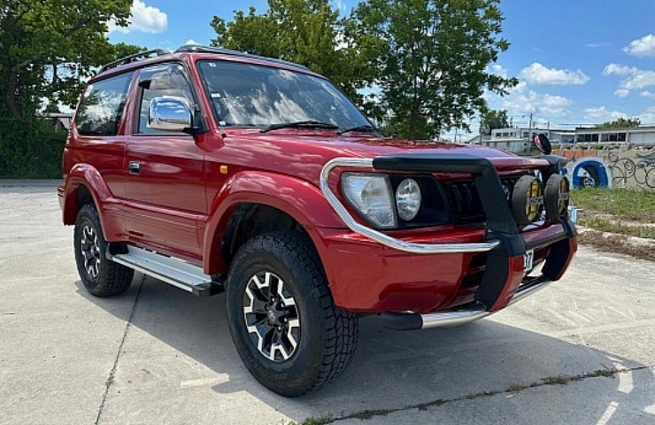 1996 Toyota Land Cruiser Prado - right front profile