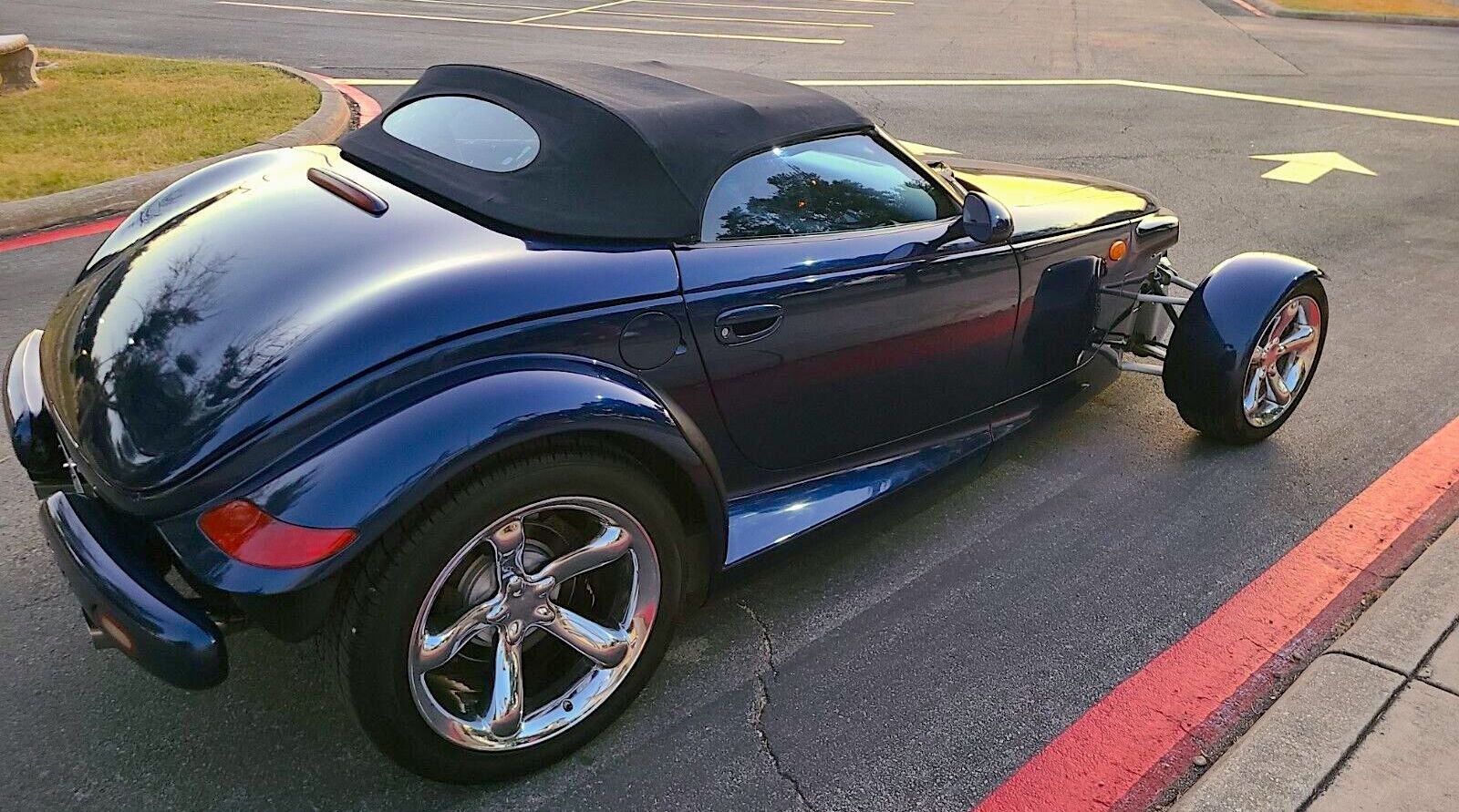 2001 Plymouth Prowler Mulholland Edition - right rear profile - top up