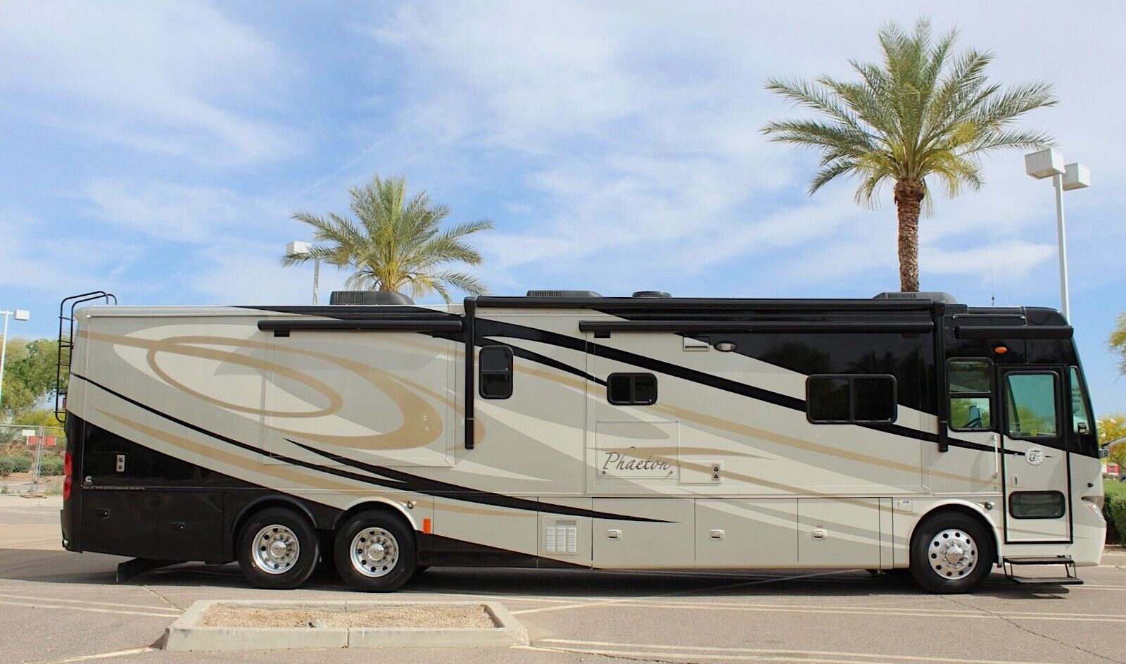2011 Tiffin Phaeton Diesel Pusher RV
