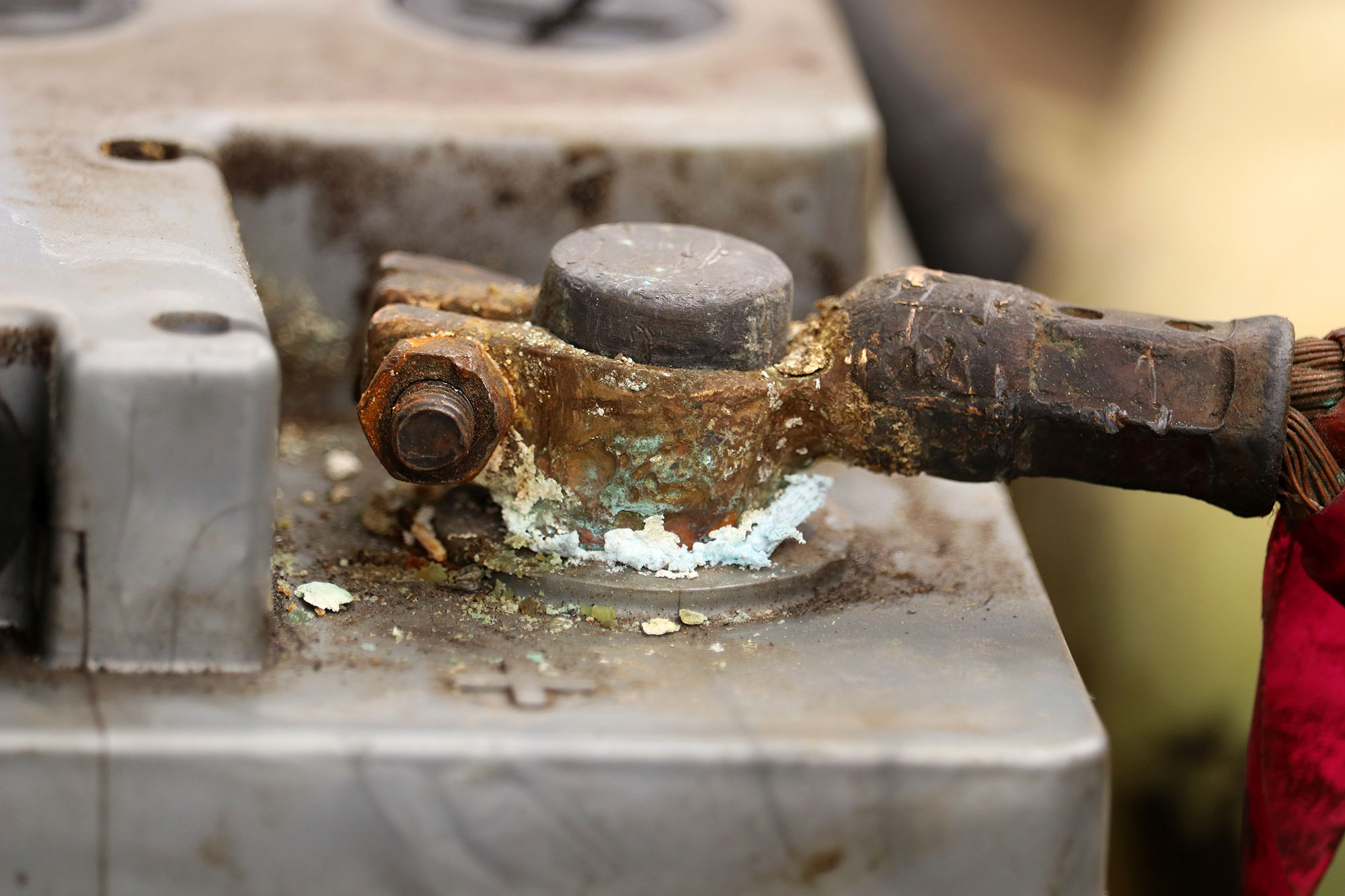 How to Clean a Car Battery