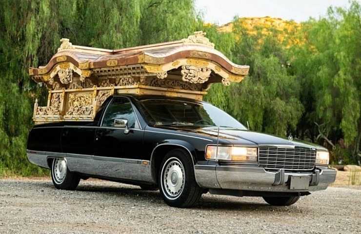 Cadillac Fleetwood Miyagata Hearse - right front profile - featured