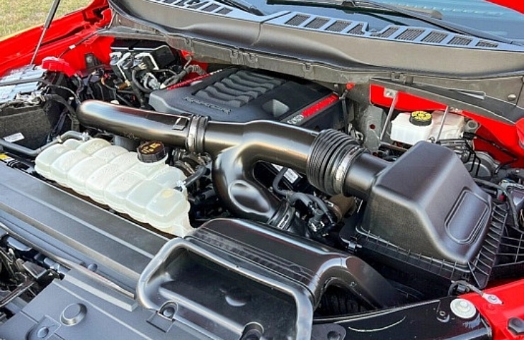 Ford Ecoboost 3.5-liter engine in a F-150 Raptor.