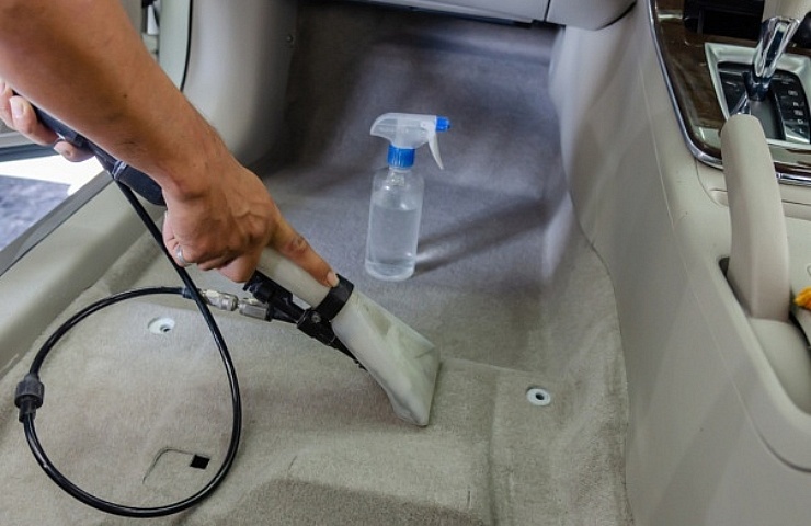 Car Cleaning Hacks: Baby Wipes, Cupcake Liners, Hair Dryers, Oh My