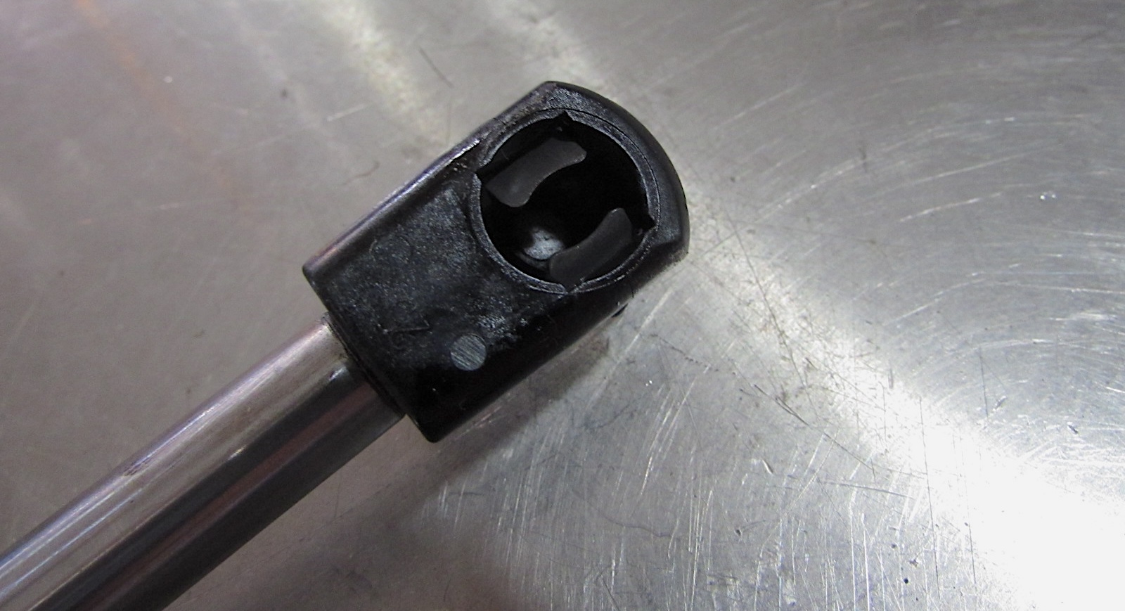 hood strut socket