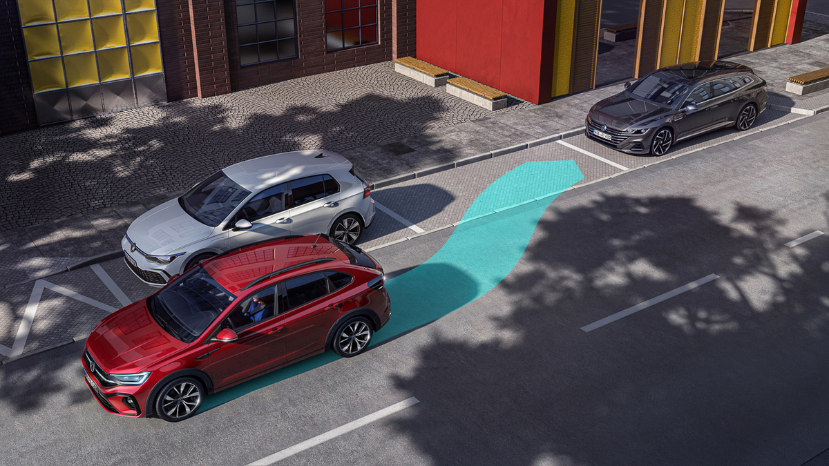 A diagram showing an SUV parallel parking