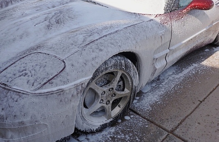 washing your car - foam cannon - featured