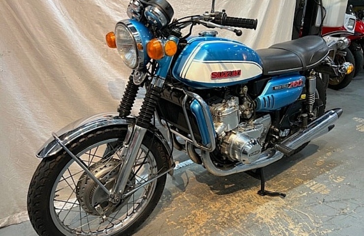 1972 Suzuki GT750 - left front profile - featured