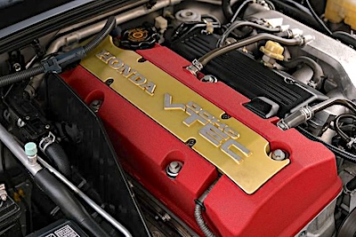 Honda S2000 AP2 naturally-aspirated DOHC engine