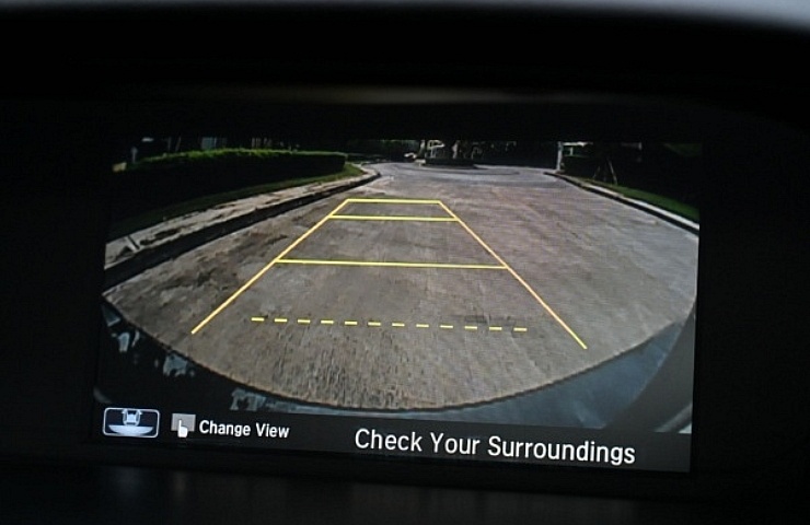 Rearview backup camera display - featured