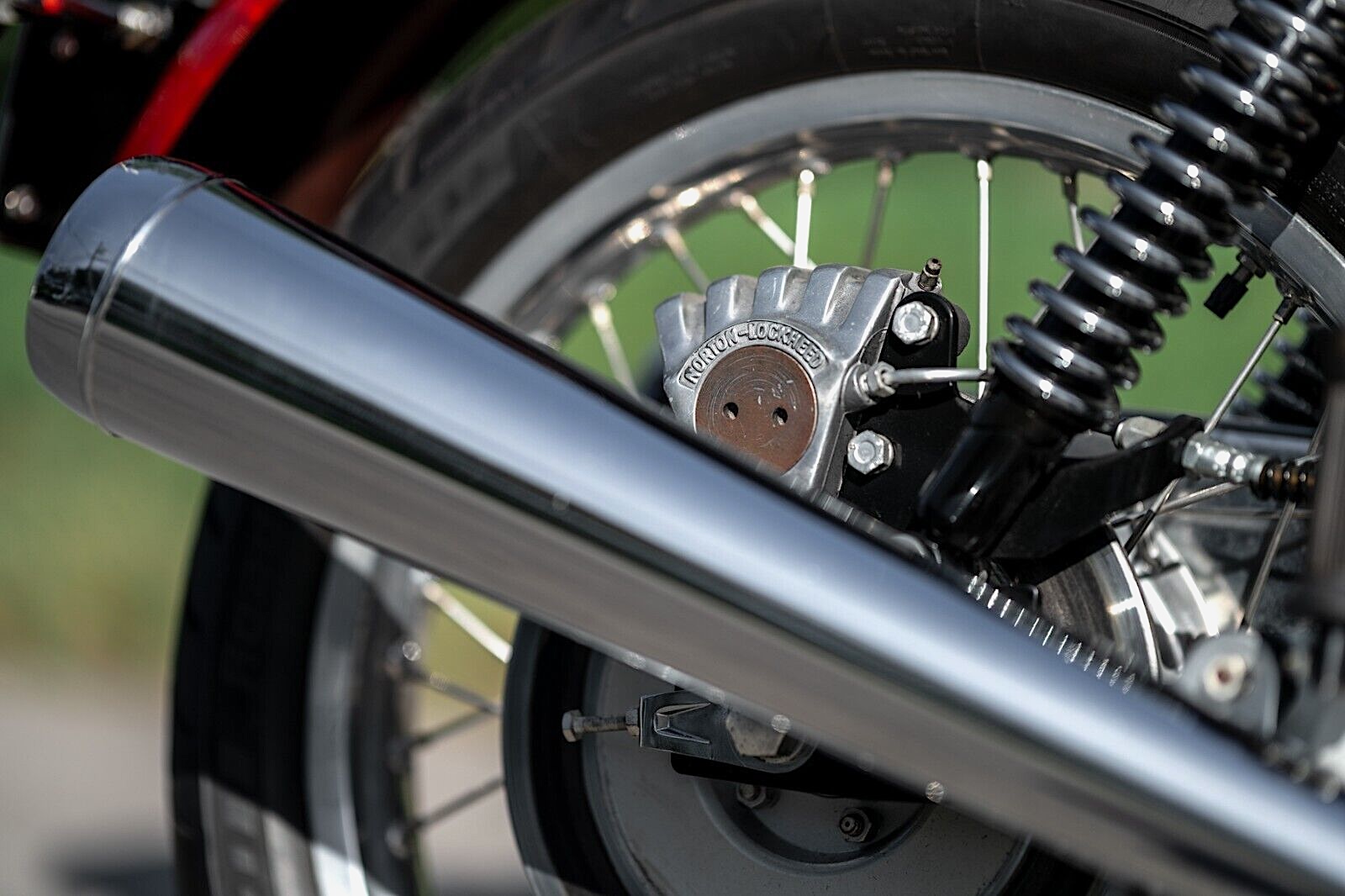 1975 Norton Commando 850 MK III - rear brake