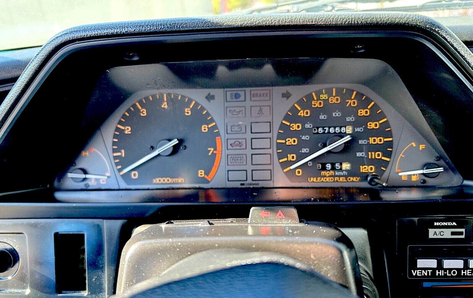 1987 Honda CRX Si instrumentation 