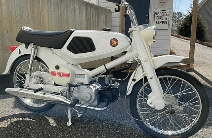 1965 Honda Super Cub C100 - right side