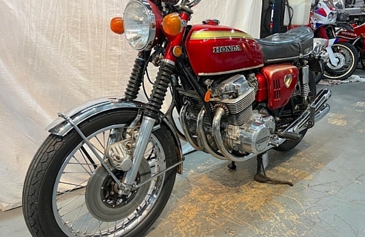 1970 Honda CB750 - left front profile - featured