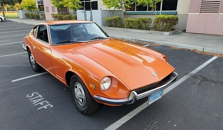1971 Datsun 240Z - right front profile - featured