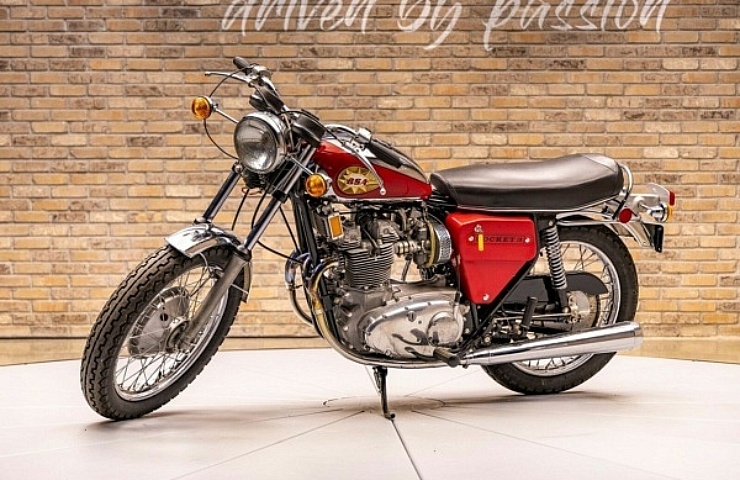 1972 BSA Rocket 3 - left side