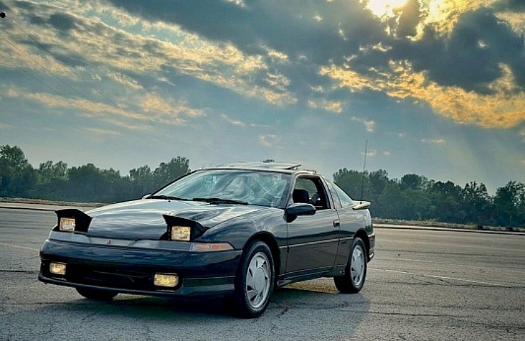 1990 Mitsubishi Eclipse GSX - left front profile
