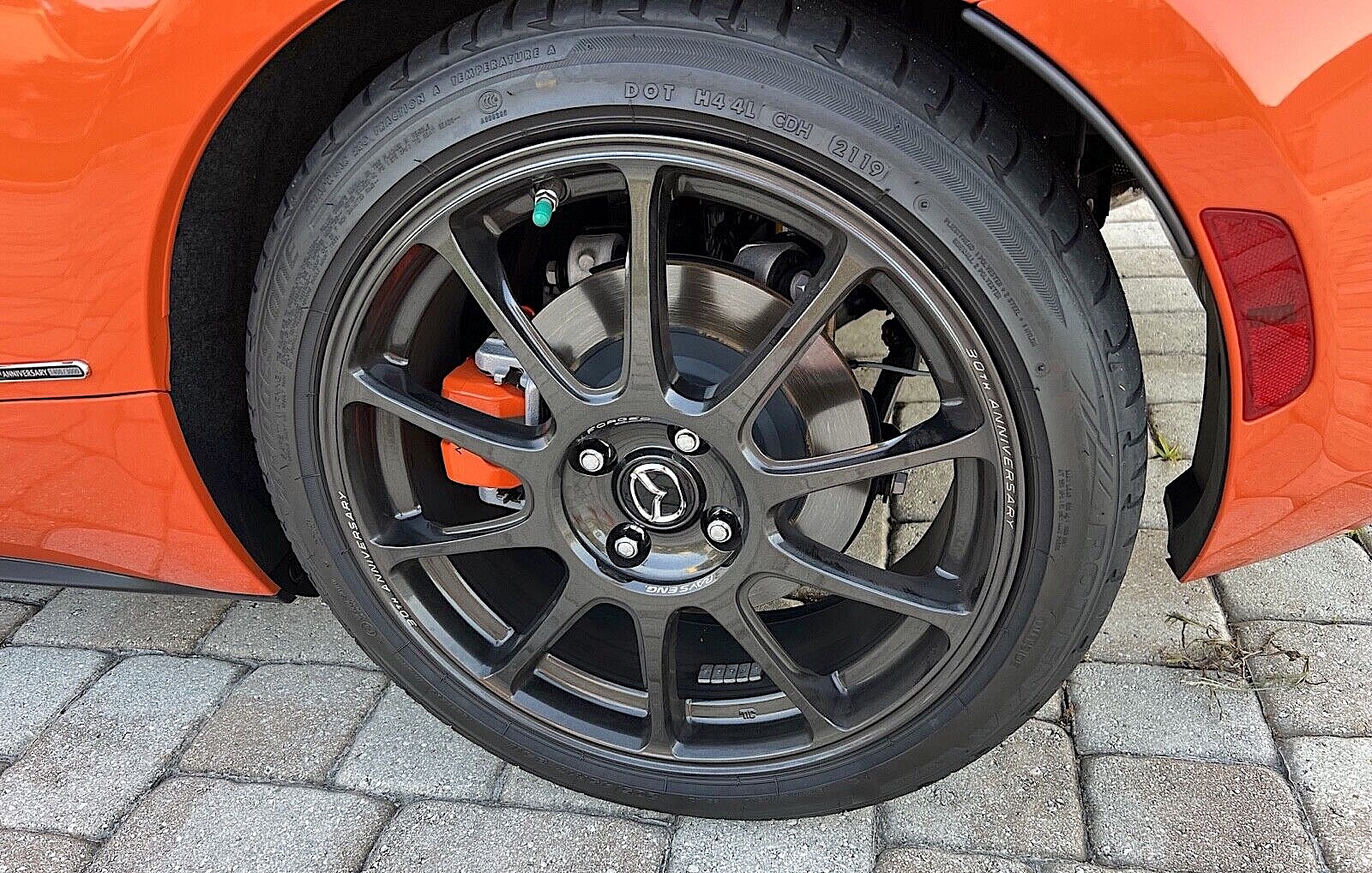 Rays forged wheels, Brembo brakes