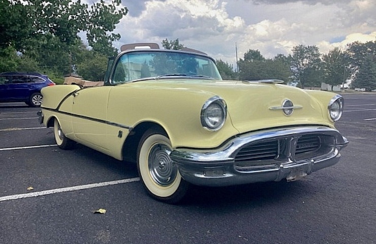 1956 Oldsmobile Super 88 - right front profile