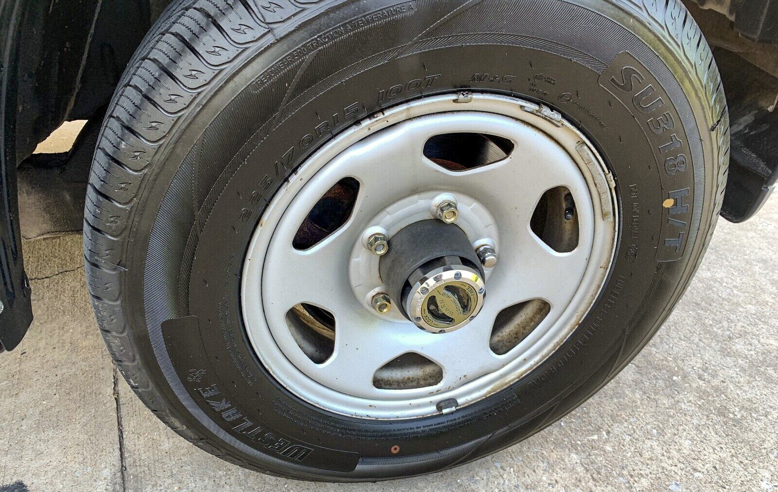 1995 Geo Tracker locking hub