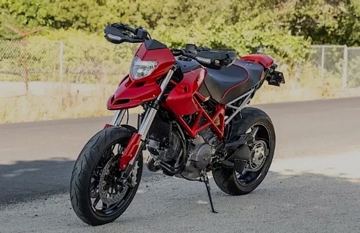 2012 Ducati Hypermotard 796 - left front profile - featured