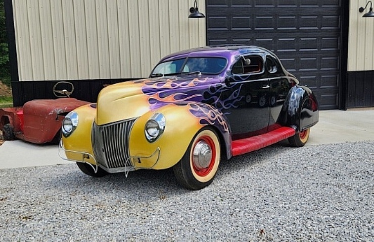 Chopped 1940 Ford Coupe - left front profile