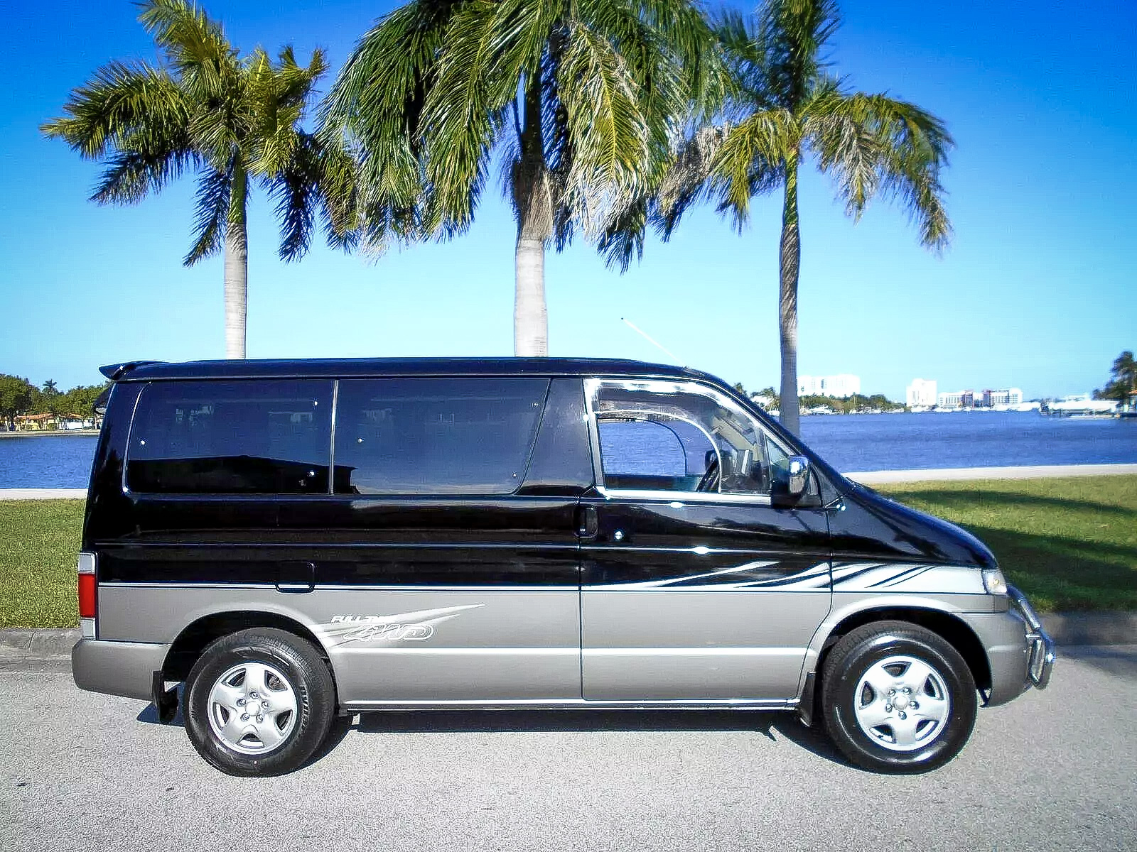 1997 Mazda Bongo Friendee 4WD Turbo Diesel camper van - right side